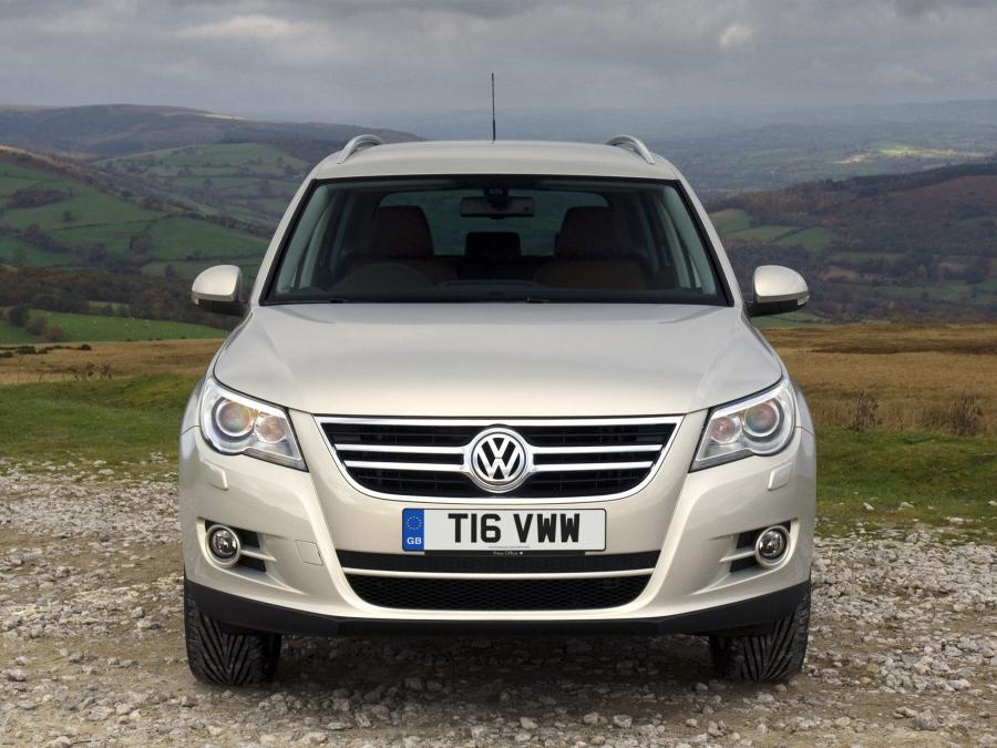  Volkswagen Tiguan 2008 года  (UK) (фото 7 из 13)